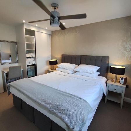 Modern 2 Bedroom Flat With Private Outdoor Terrace London Eksteriør bilde