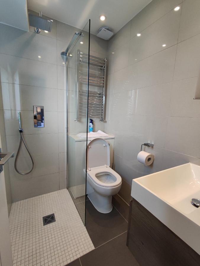 Modern 2 Bedroom Flat With Private Outdoor Terrace London Eksteriør bilde