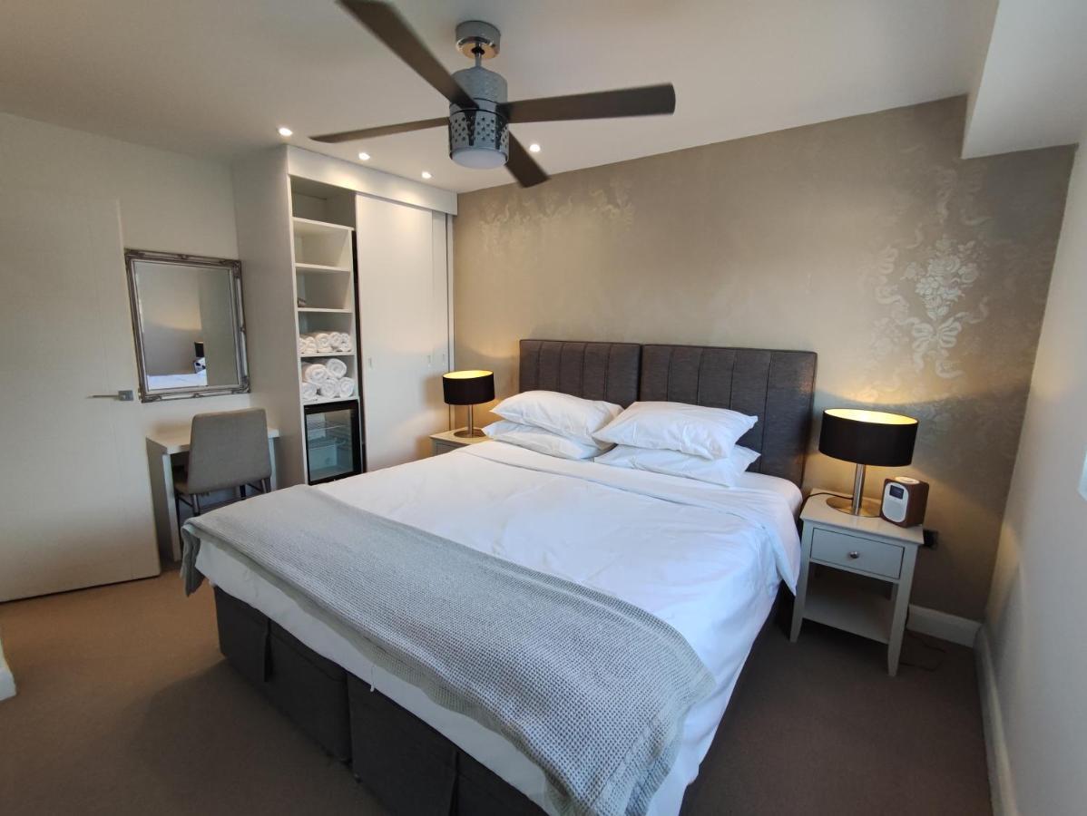 Modern 2 Bedroom Flat With Private Outdoor Terrace London Eksteriør bilde